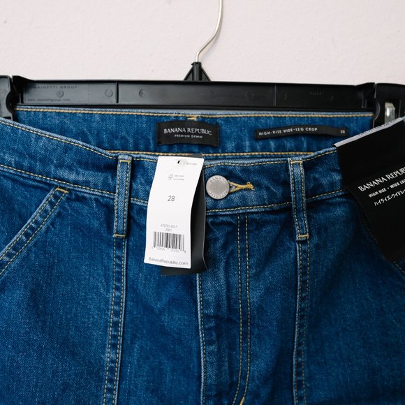 NWT JAPAN EXCLUSIVE Banana Republic High-Rise Wide-Leg Crop Jeans - Picture 3 of 4
